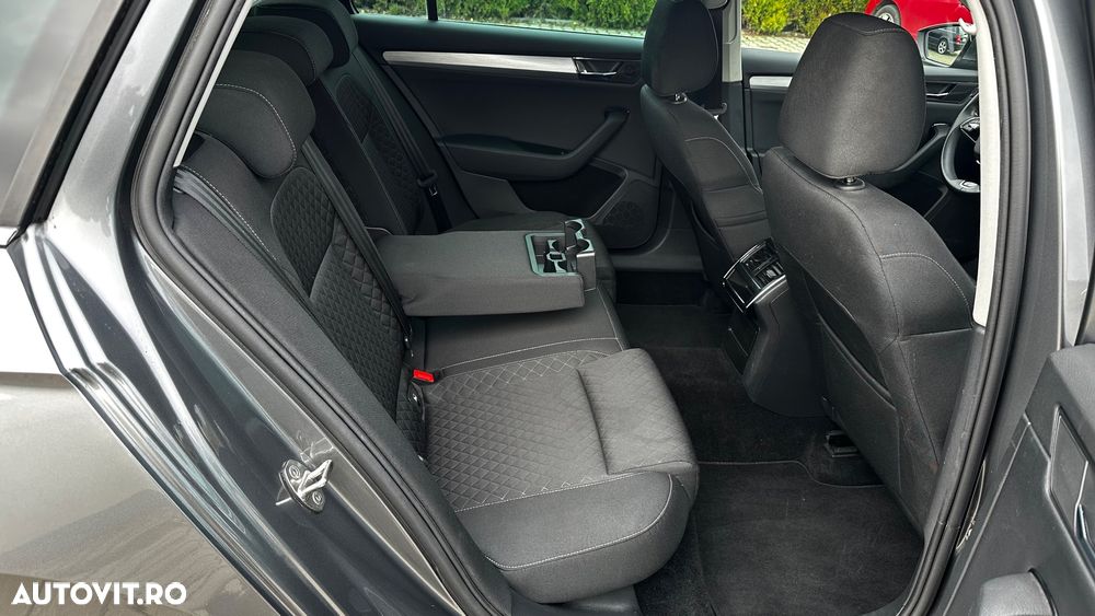 Skoda Superb Combi 2.0 TDI DSG Premium Edition - 15