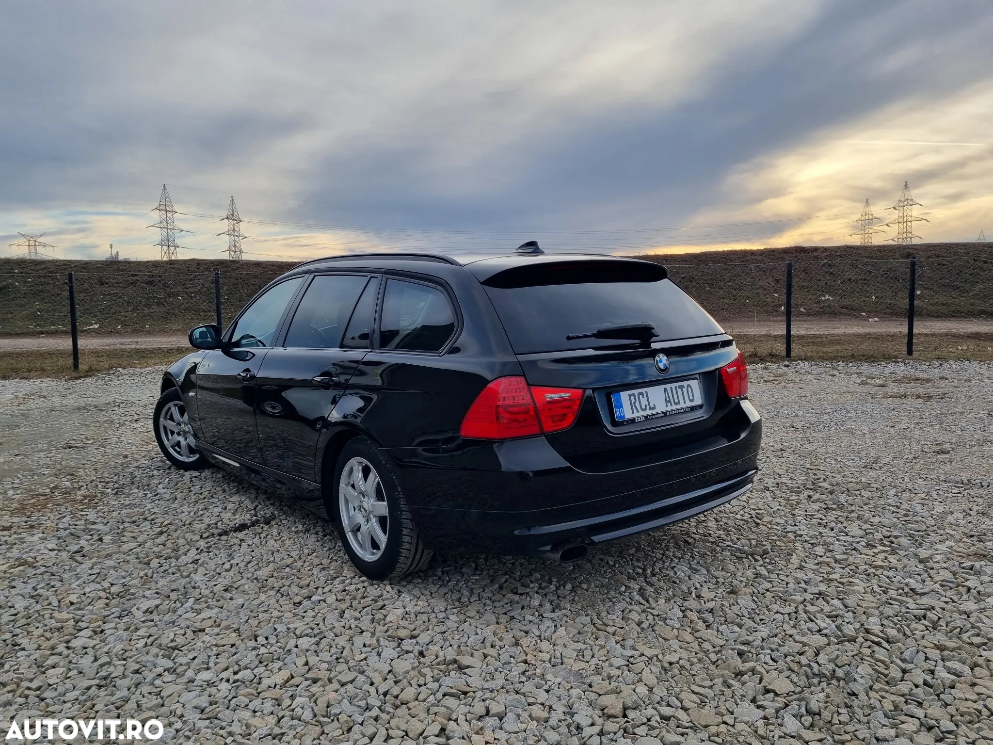 BMW Seria 3 320d DPF Touring - 4