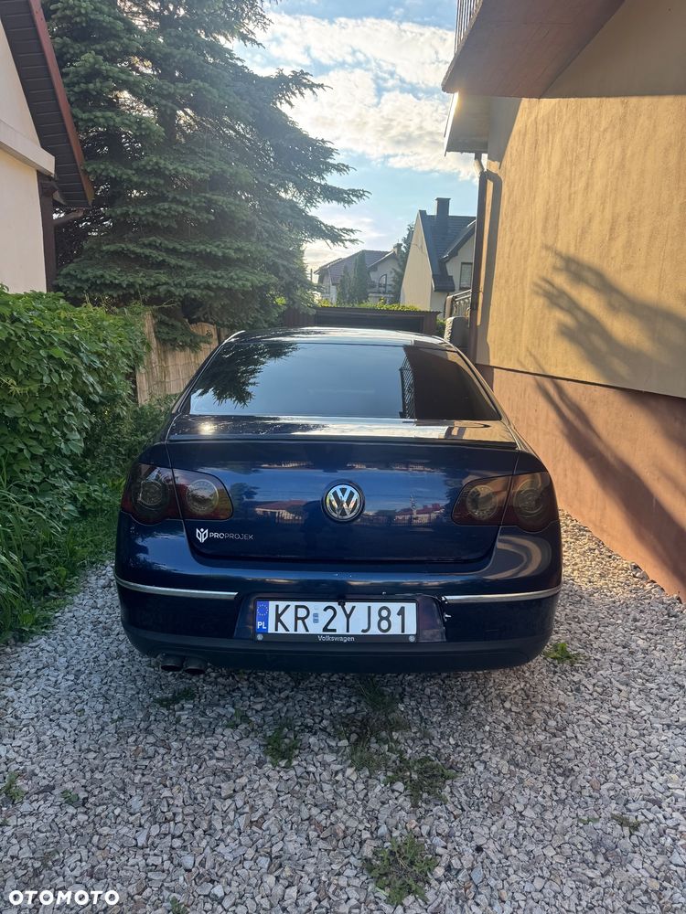 Volkswagen Passat - 4