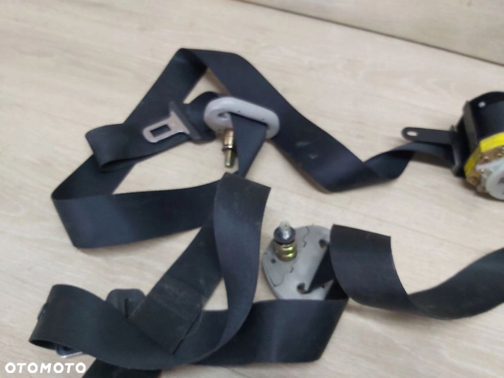 Toyota Yaris I LIFT pas bezpieczeństwa prawy przód 3D FRANCUZ - 7