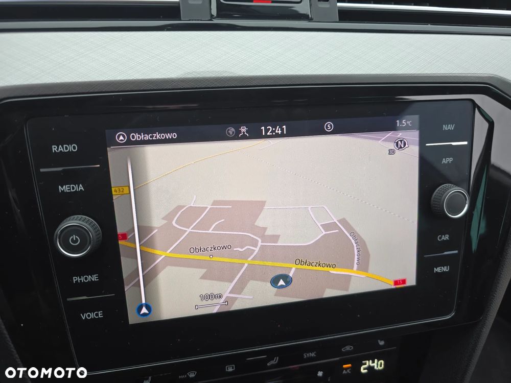 Volkswagen Passat - 32