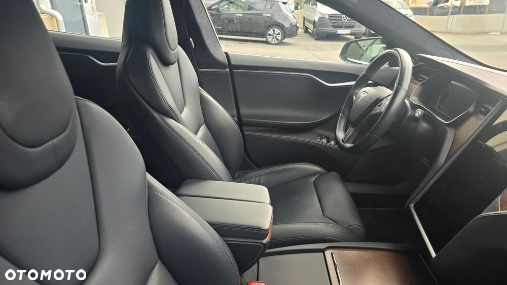 Tesla Model S - 14