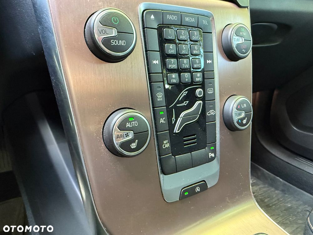 Volvo V40 Cross Country D3 Drive-E SCR Momentum - 21