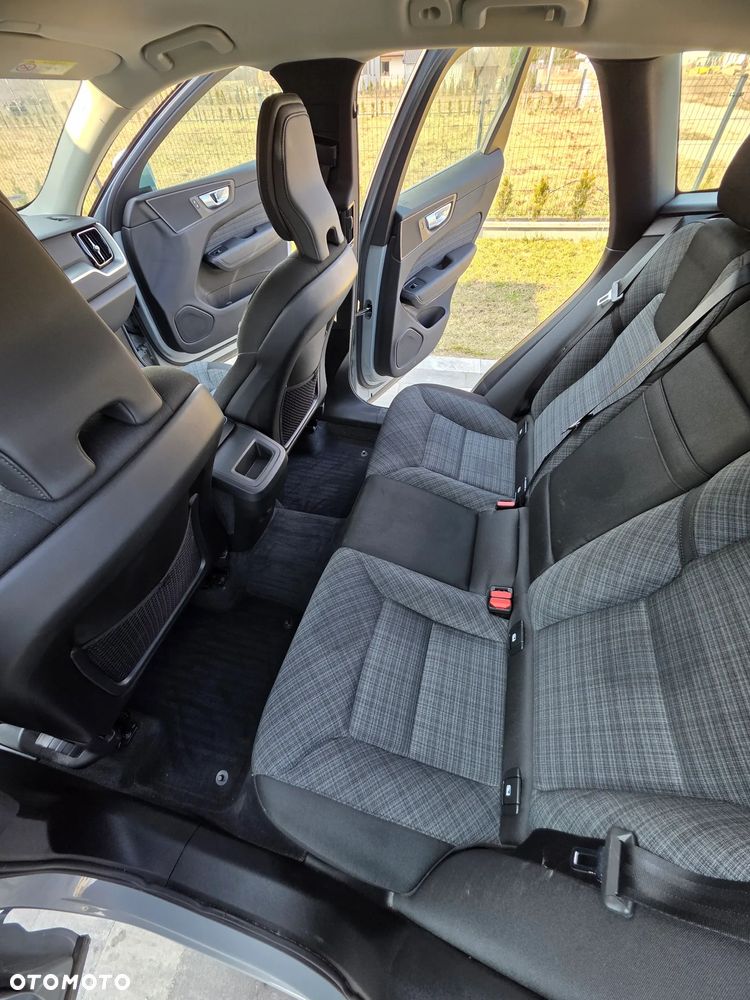 Volvo XC 60 B5 B AWD Core - 10