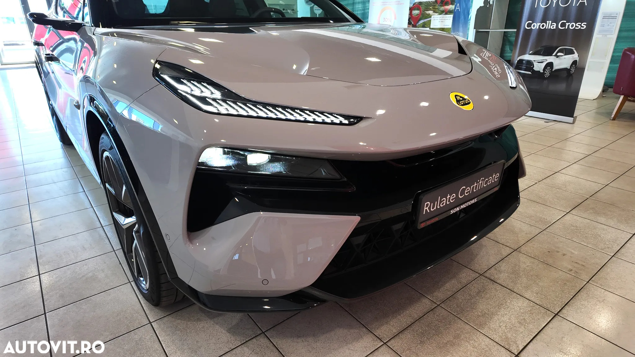 Lotus Eletre 900 Sport Carbon - 9