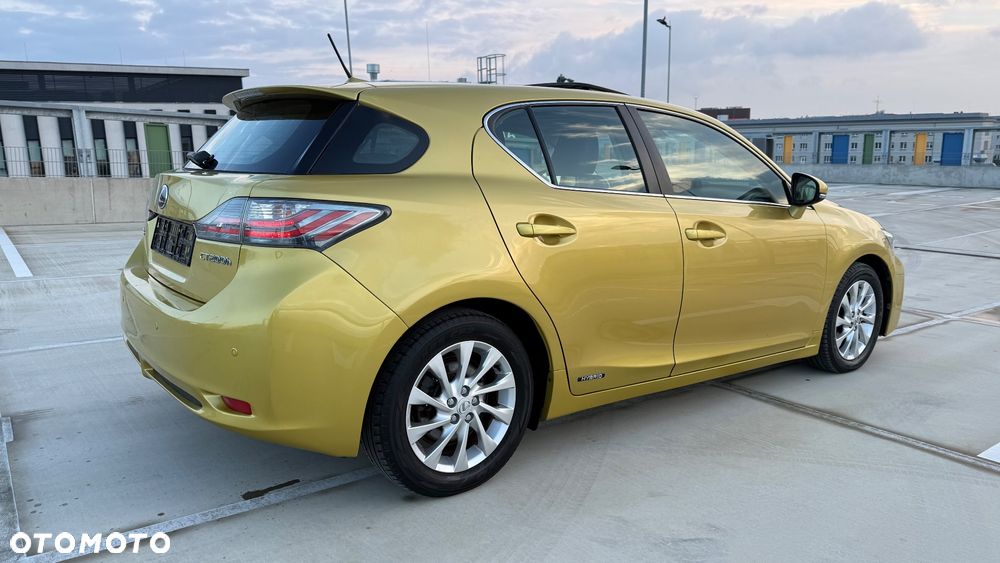Lexus CT 200h Prestige - 11