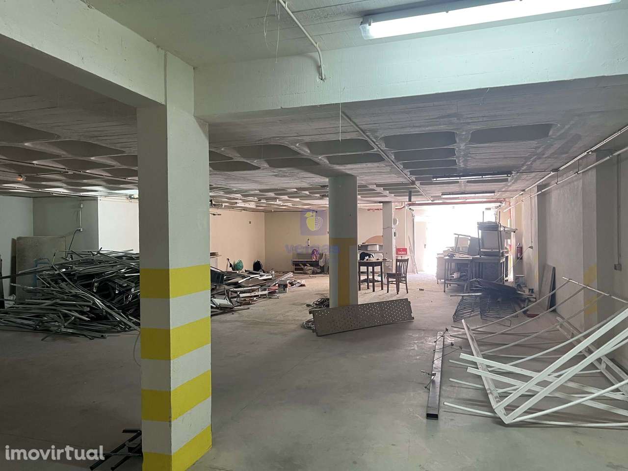 Armazém em Vialonga - Grande imagem: 4/11