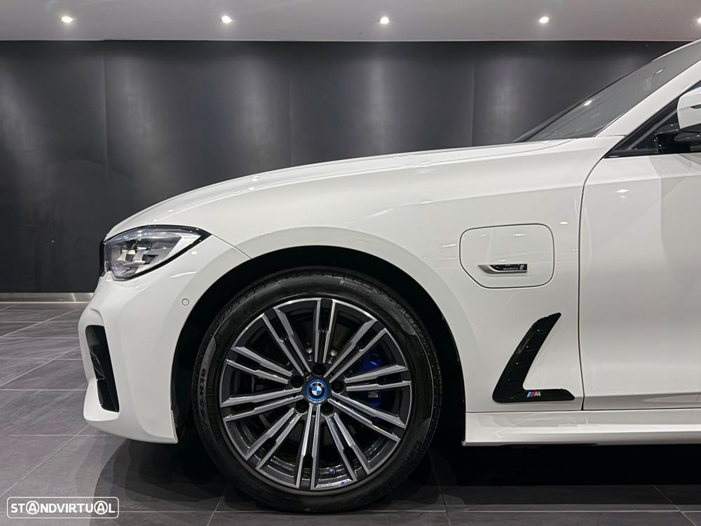 BMW 330 e Pack M Auto - 3