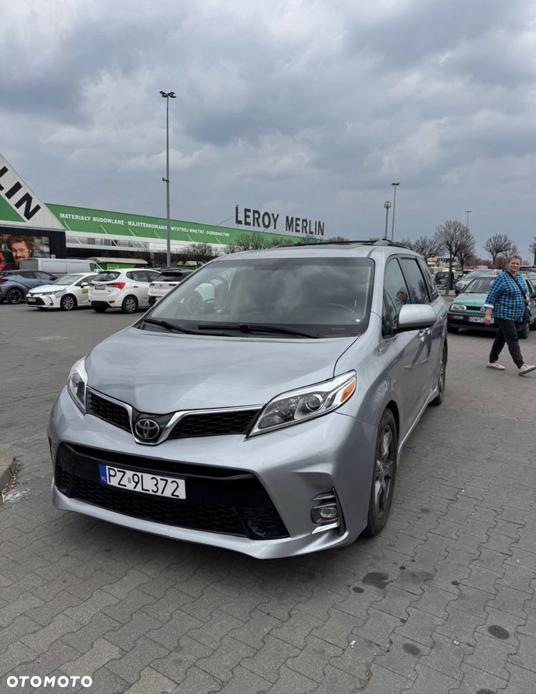Toyota Sienna 3.5 V6 SE - 1