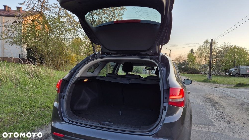 Kia Ceed 1.6 GDI ISG Spirit - 14
