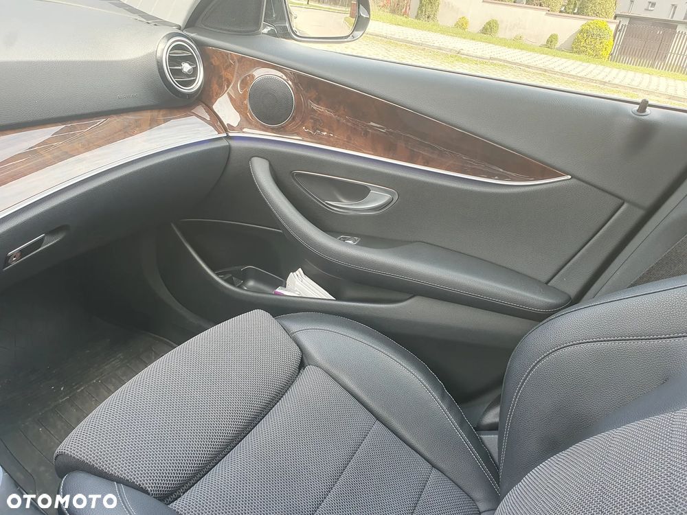 Mercedes-Benz Klasa E 220 d Business Edition 9G-TRONIC - 26