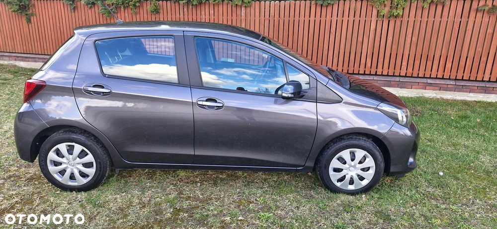 Toyota Yaris 1.33 Premium EU6 - 10
