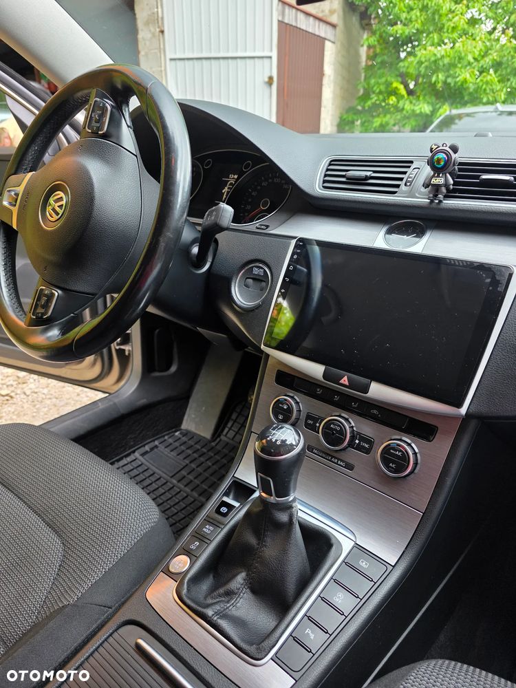 Volkswagen Passat 2.0 TDI Comfortline - 9