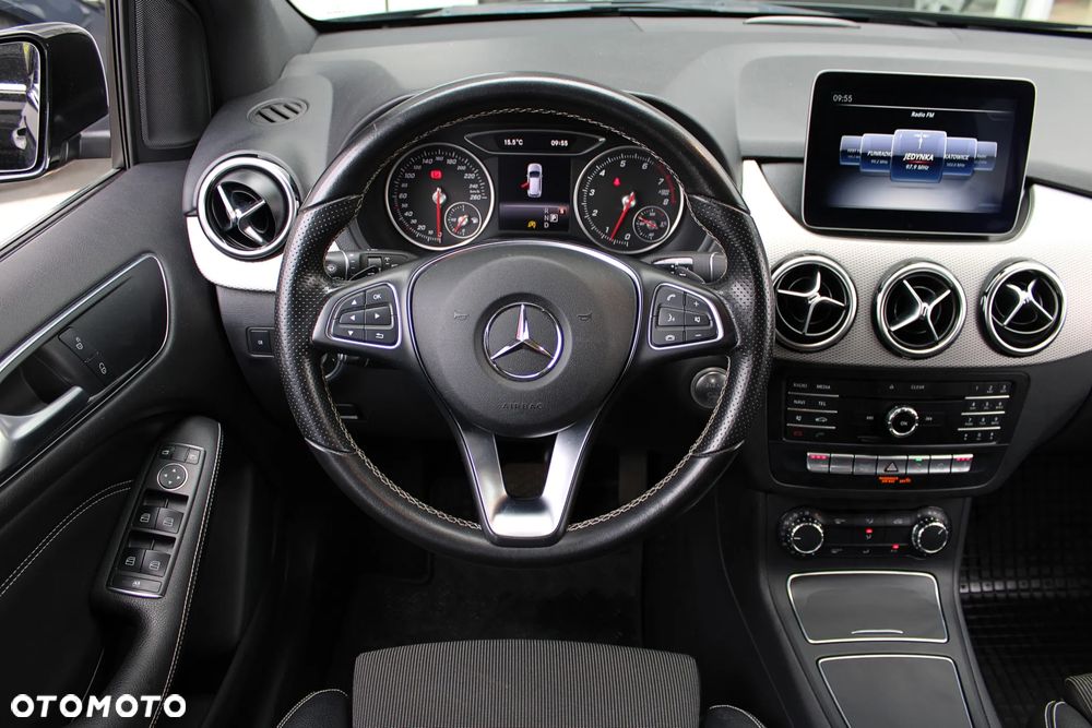 Mercedes-Benz Klasa B 220 4-Matic - 17