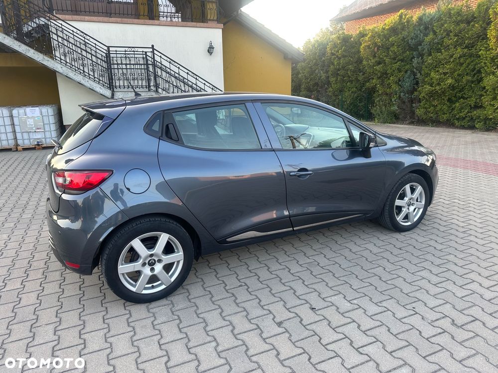 Renault Clio 1.2 16V Life - 12