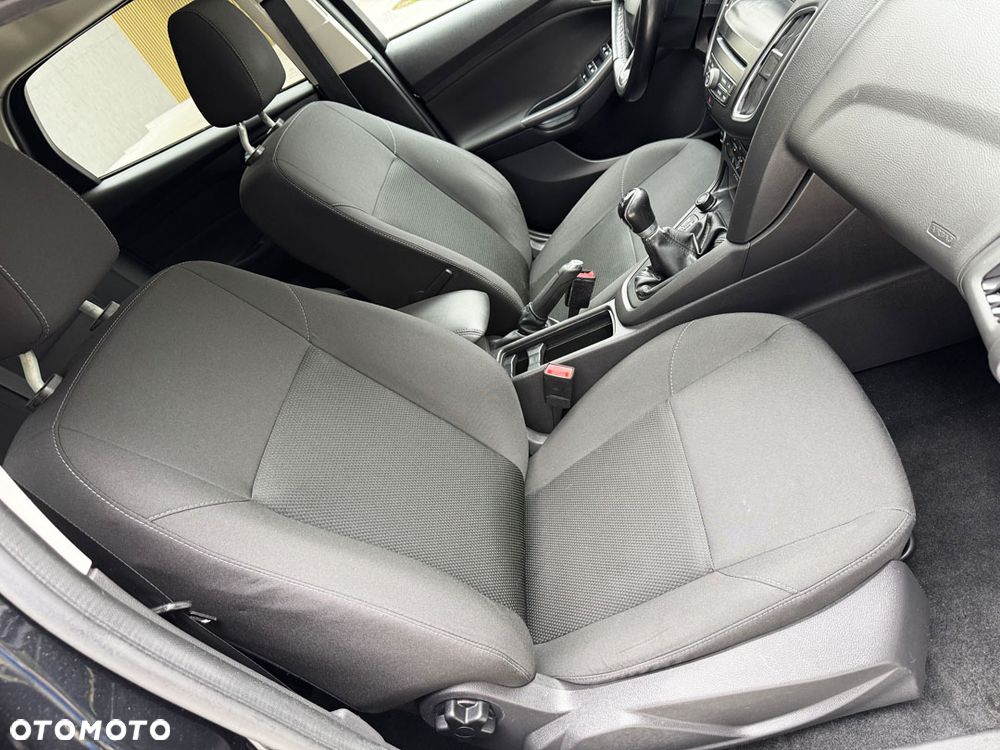 Ford Focus - 36