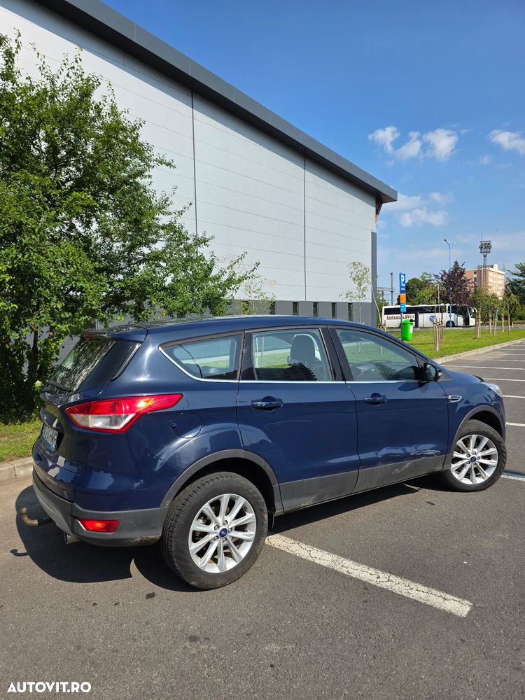 Ford Kuga 2.0 TDCi 4WD Powershift Titanium - 3