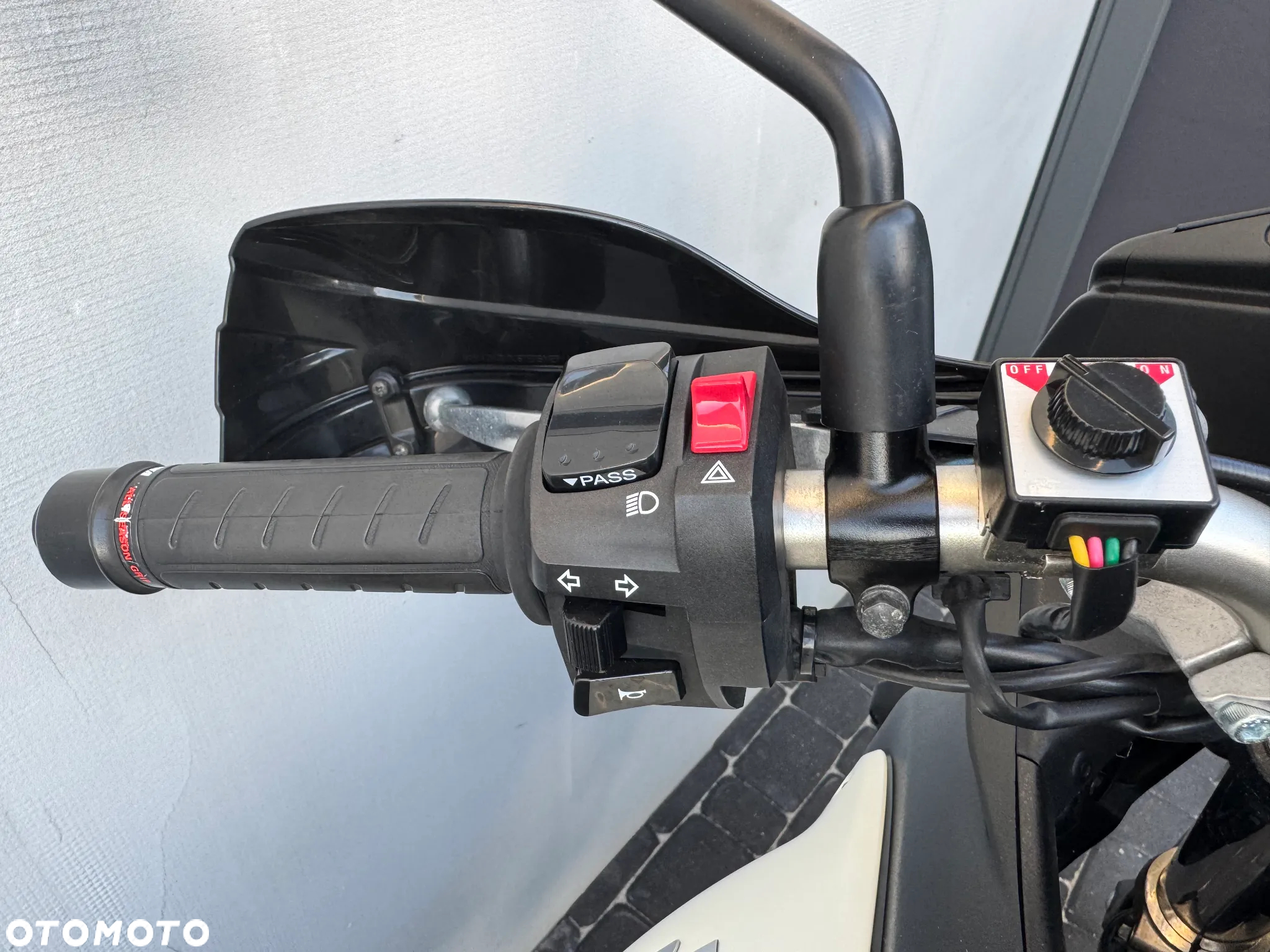 Suzuki V-STROM - 12