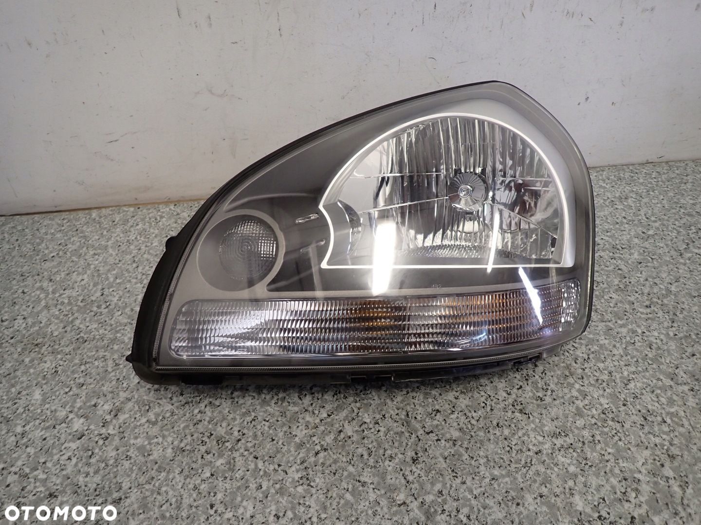 HYUNDAI TUCSON 04-10 REFLEKTOR PRZEDNI LEWY LAMPA PRZÓD - 1