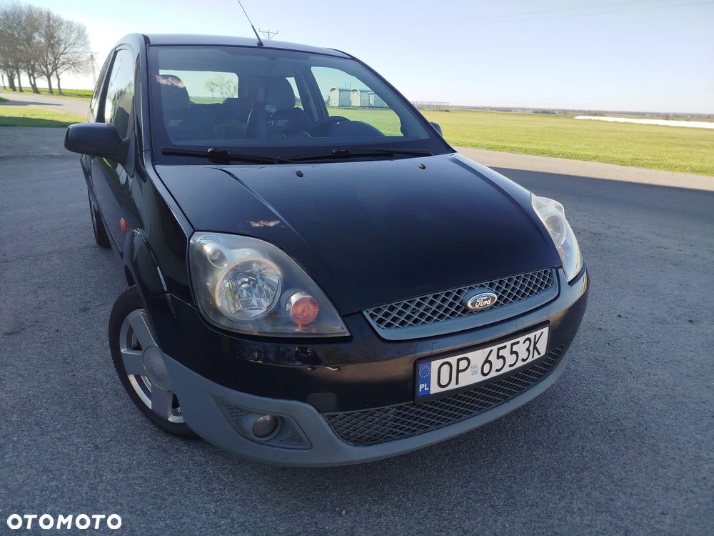 Ford Fiesta 1.3 Ambiente - 1