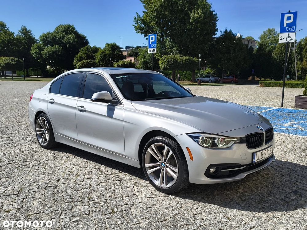 BMW Seria 3 330i Sport Line - 35