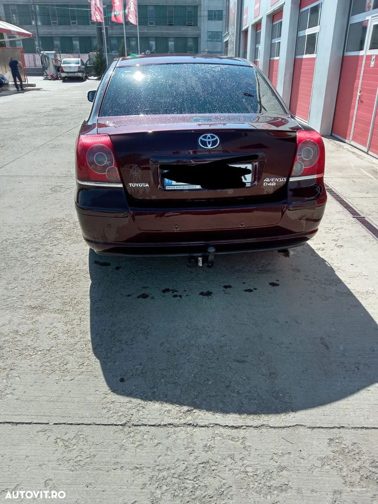 Toyota Avensis 2.0 D-4D Executive - 6