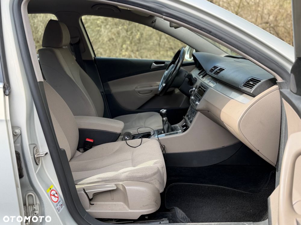 Volkswagen Passat 2.0 TDI Comfortline - 20