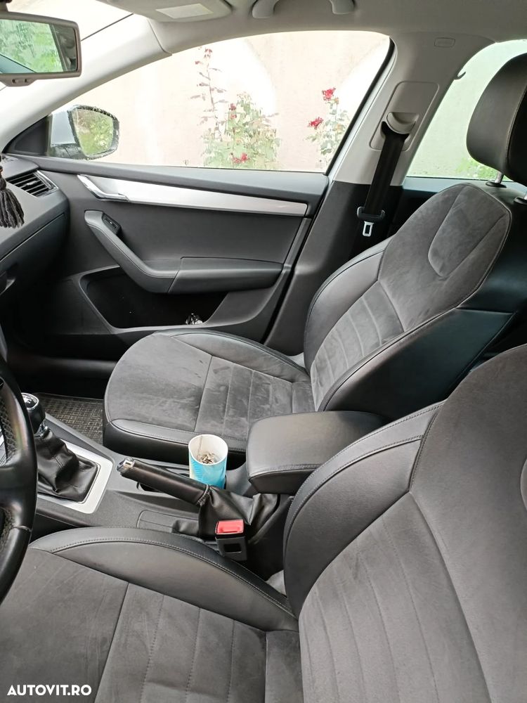Skoda Octavia 2.0 TDI ELEGANCE - 9