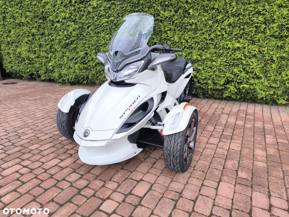 Can-Am Spyder - 1