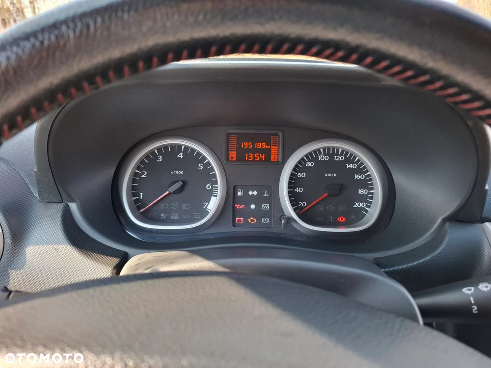 Dacia Duster 1.6 16V 105 4x4 Laureate - 2