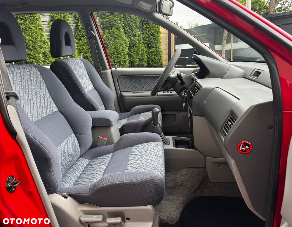 Mitsubishi Space Runner 1800 Cool - 8