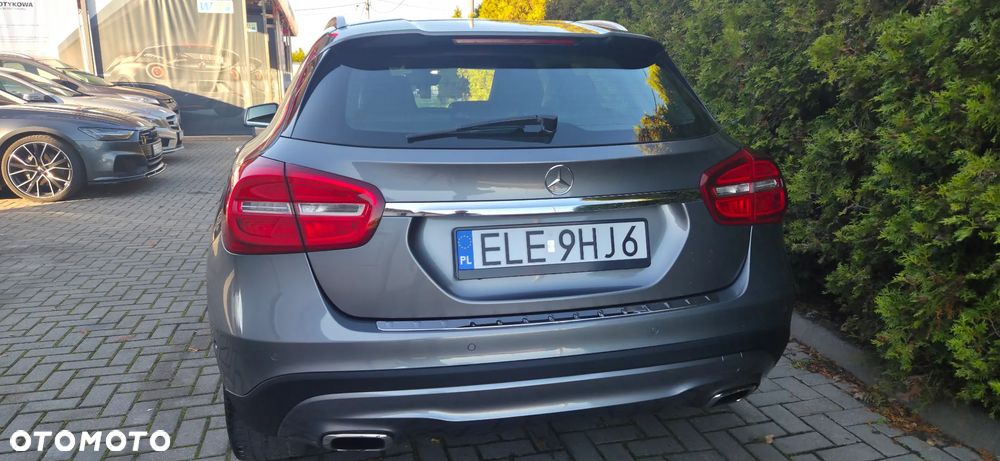 Mercedes-Benz GLA 250 7G-DCT StreetStyle - 9