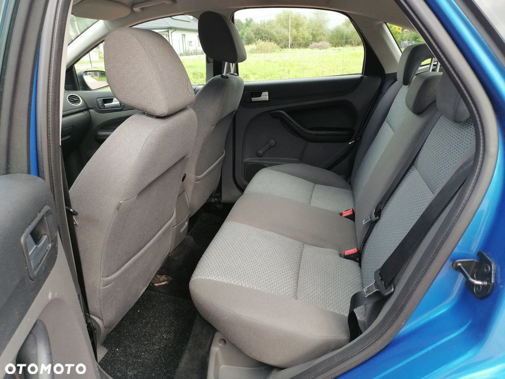 Ford Focus 1.8 Style - 8