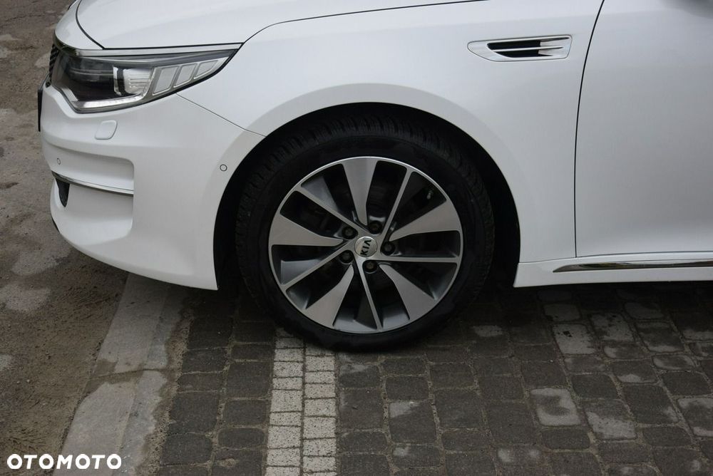 Kia Optima - 17