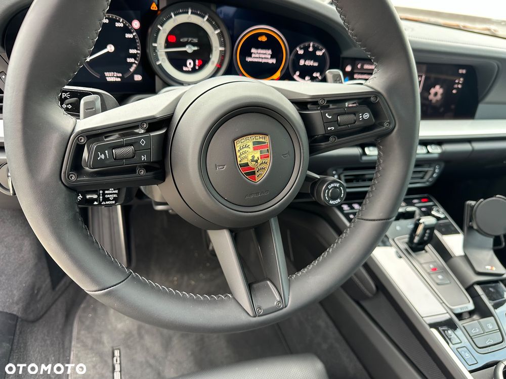 Porsche 911 Carrera 4S - 7