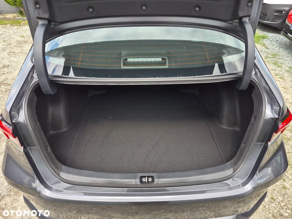 Toyota Corolla 1.5 Comfort - 23