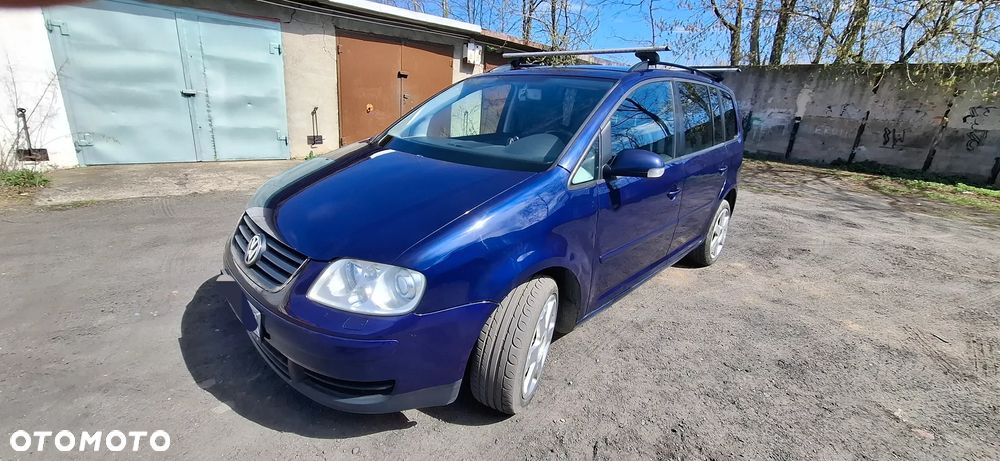 Volkswagen Touran 1.9 TDI Conceptline DSG - 2