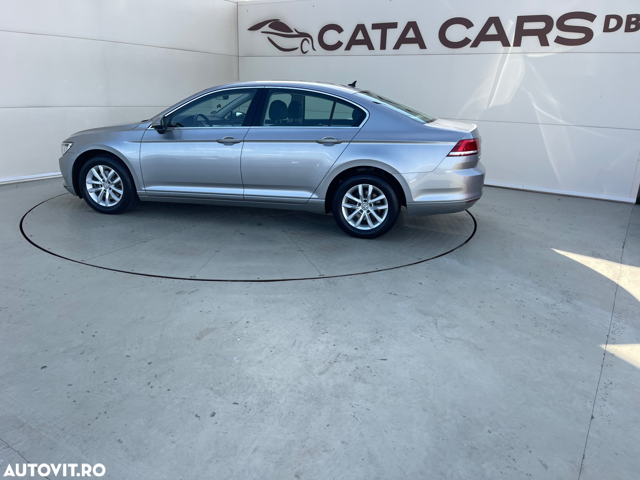 Volkswagen Passat - 9