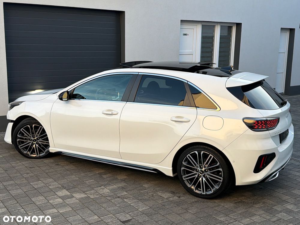Kia Ceed - 21