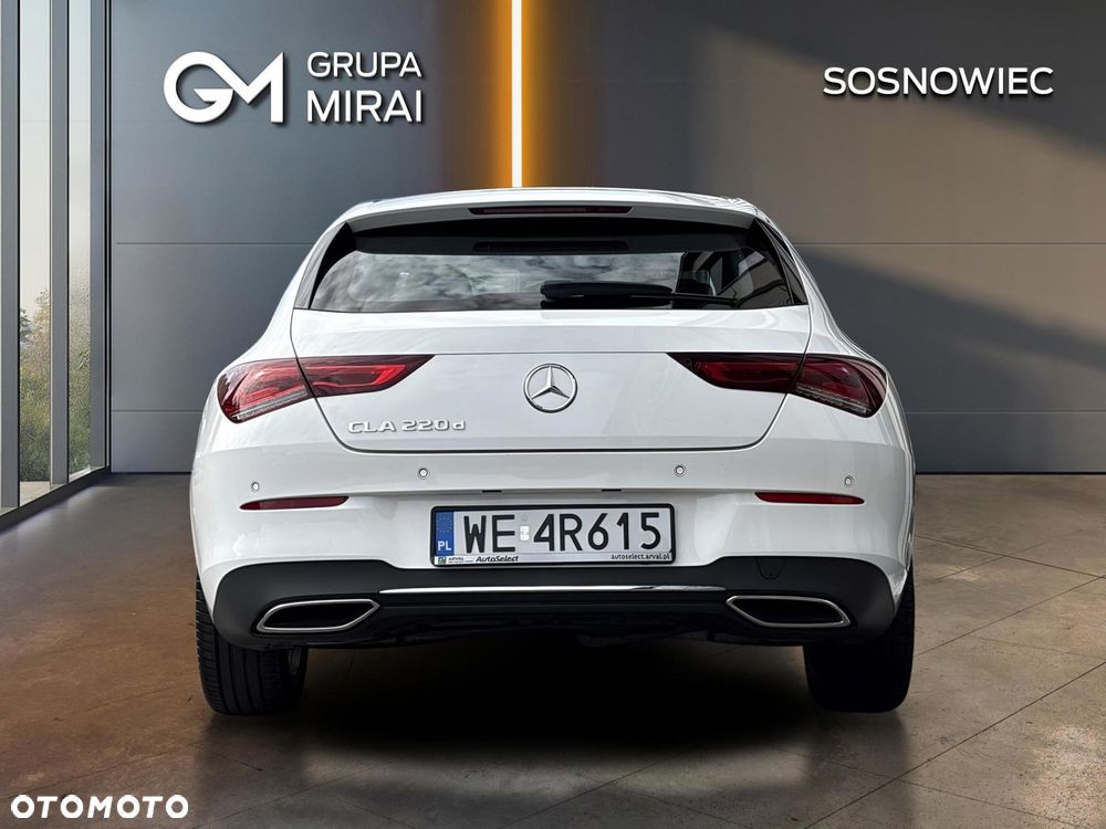 Mercedes-Benz CLA 220 d 8G-DCT - 4