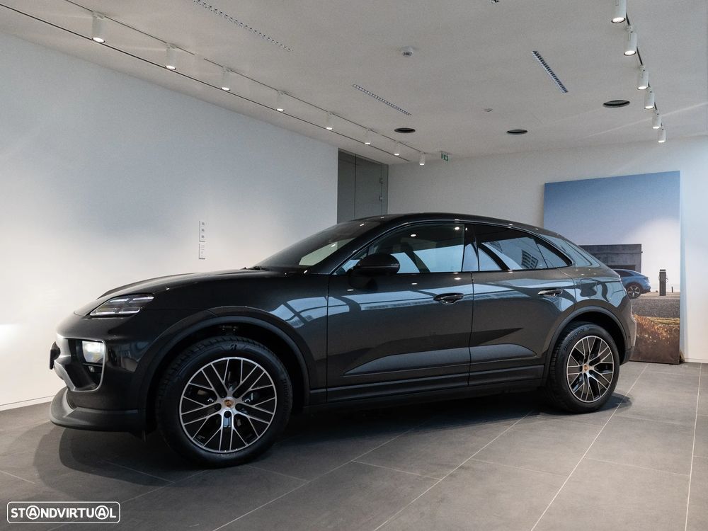 Porsche Macan Electric 4 - 6