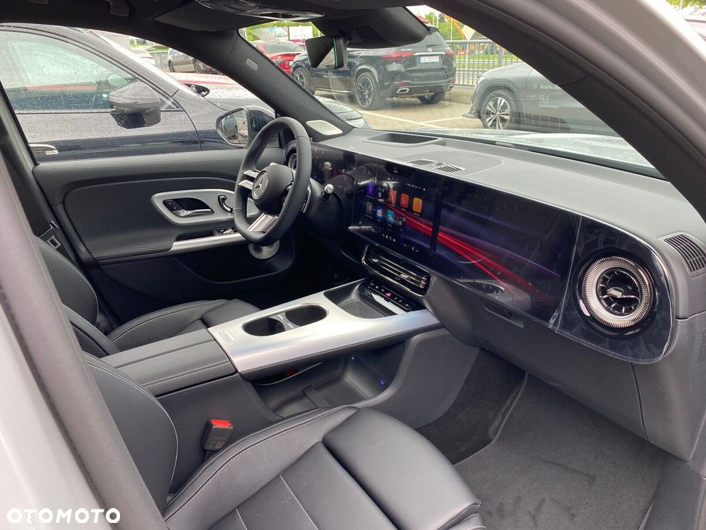 Mercedes-Benz GLB - 25