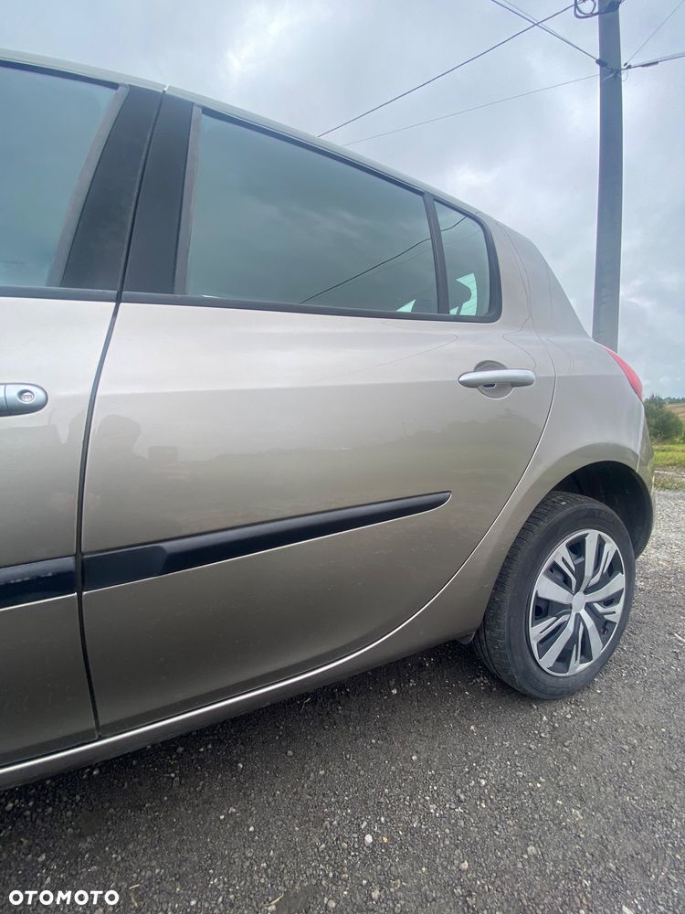 Renault Clio - 27