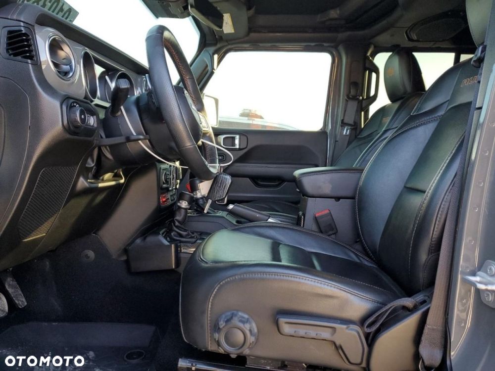 Jeep Wrangler - 8