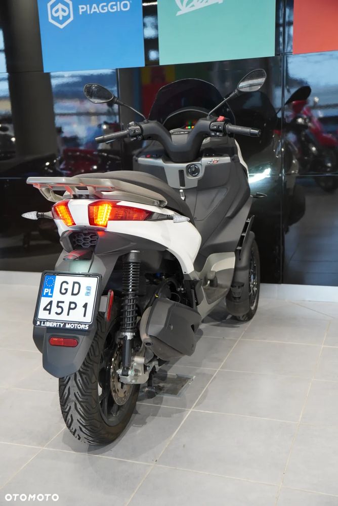 Piaggio MP-3 - 5