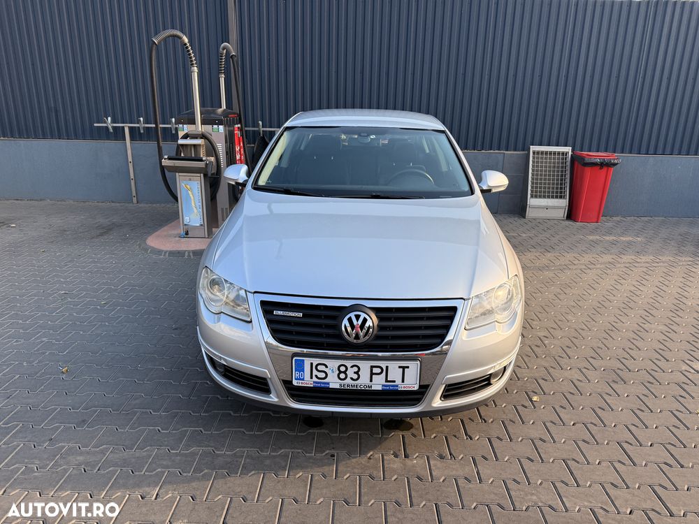 Volkswagen Passat 2.0TDI Comfortline DPF Bluemotion Technology - 6