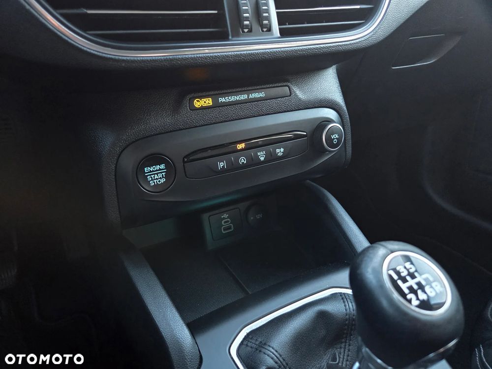 Ford Focus 1.0 EcoBoost Titanium - 27