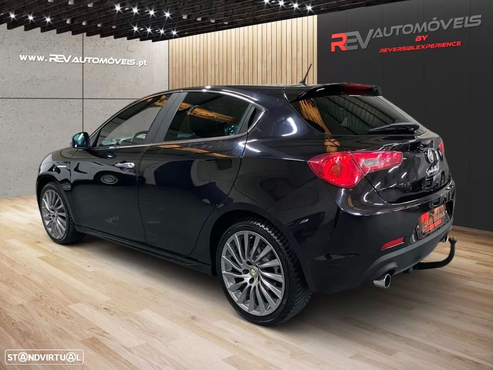 Alfa Romeo Giulietta 2.0 JTDM 16V Turismo - 4