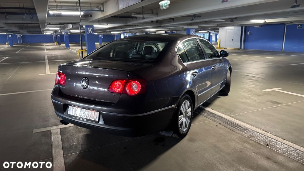 Volkswagen Passat 1.8 TSI Highline - 9