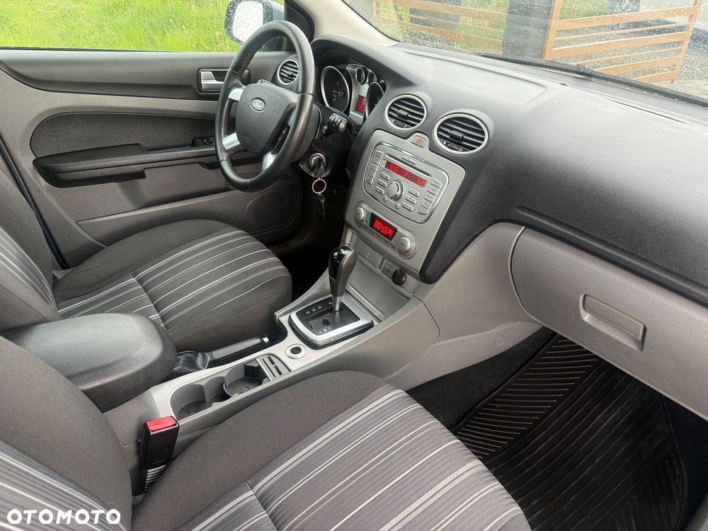 Ford Focus 2.0 16V Titanium - 17